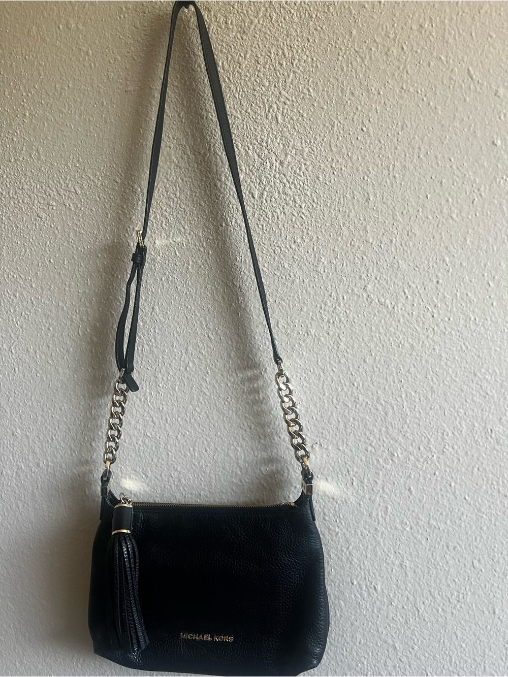 Michael Kors Black Pebbled Leather Shoulder Bag with Gold Chain Trim - Picture 8 of 14
